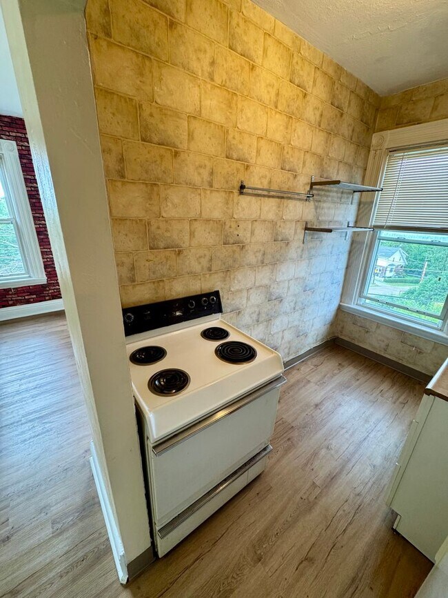 Building Photo - 4451 Highridge St