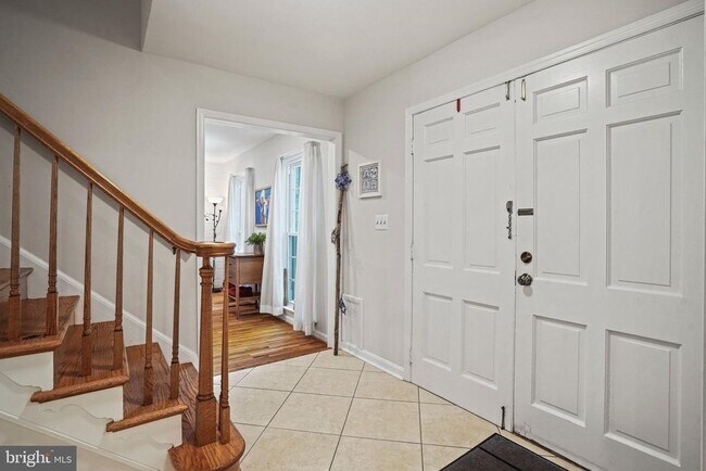 Building Photo - 6117 Larstan Dr