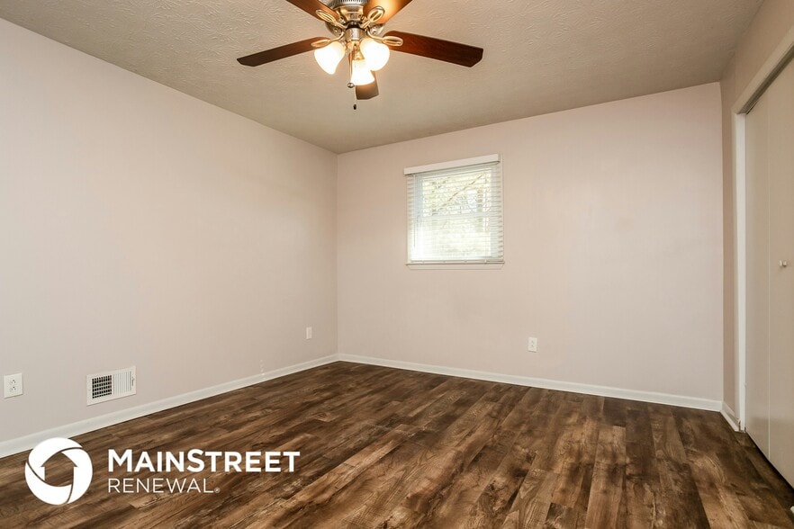 Building Photo - 537 Plainville Dr SW