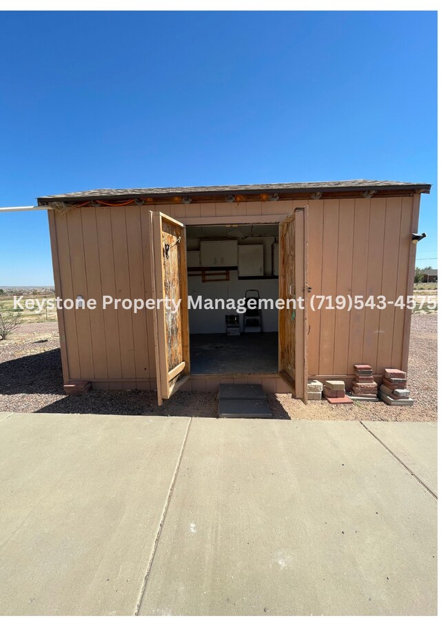 Building Photo - Horse Property with Corrals/Stables - 3 Be...