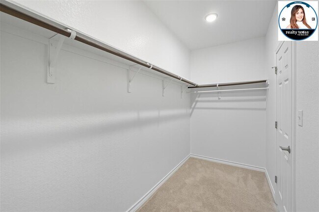 Building Photo - 215 Thurman Holt Rd