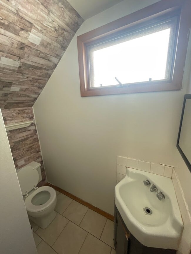 Building Photo - Coming soon! Historic 4-Bedroom Home on Gl...
