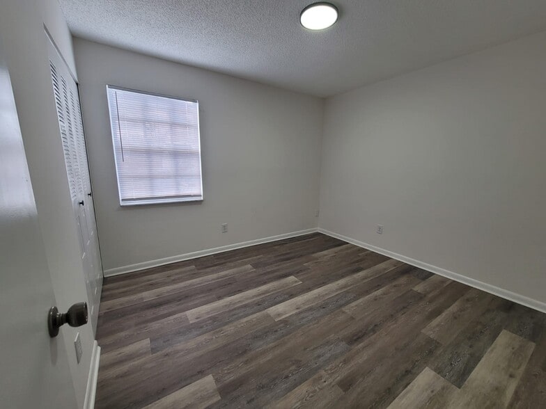 Building Photo - 6141 Oak Cluster Cir