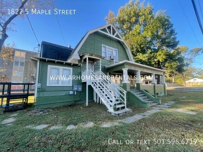Building Photo - 1822.5 Maple St