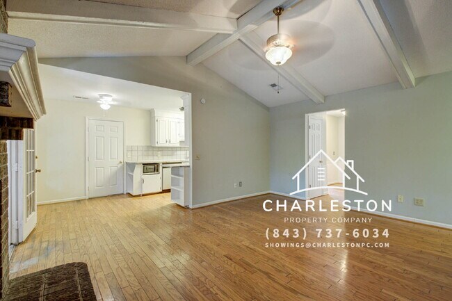 Building Photo - 33 Paddlecreek Ave