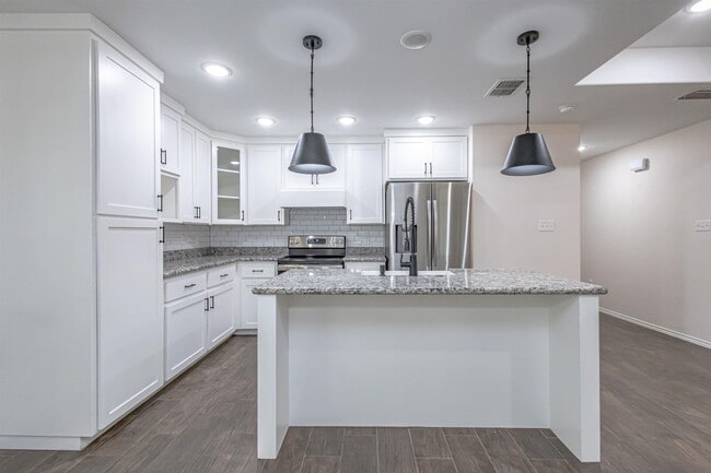 Building Photo - 3622 Octavia Dr