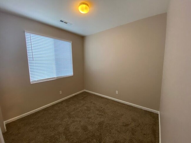 Building Photo - Sky Vista in Stead - Single Story Home wit...