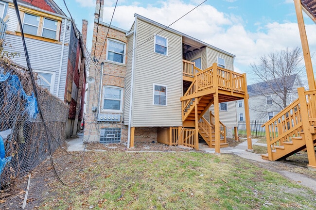 Building Photo - 6213 S Loomis Blvd