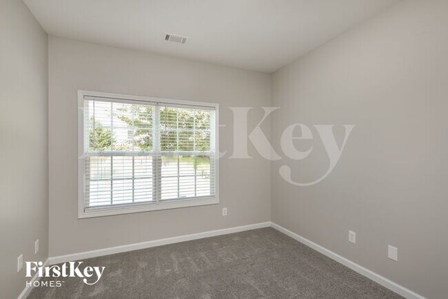 Building Photo - 4255 Mulberry Ridge Ln NE