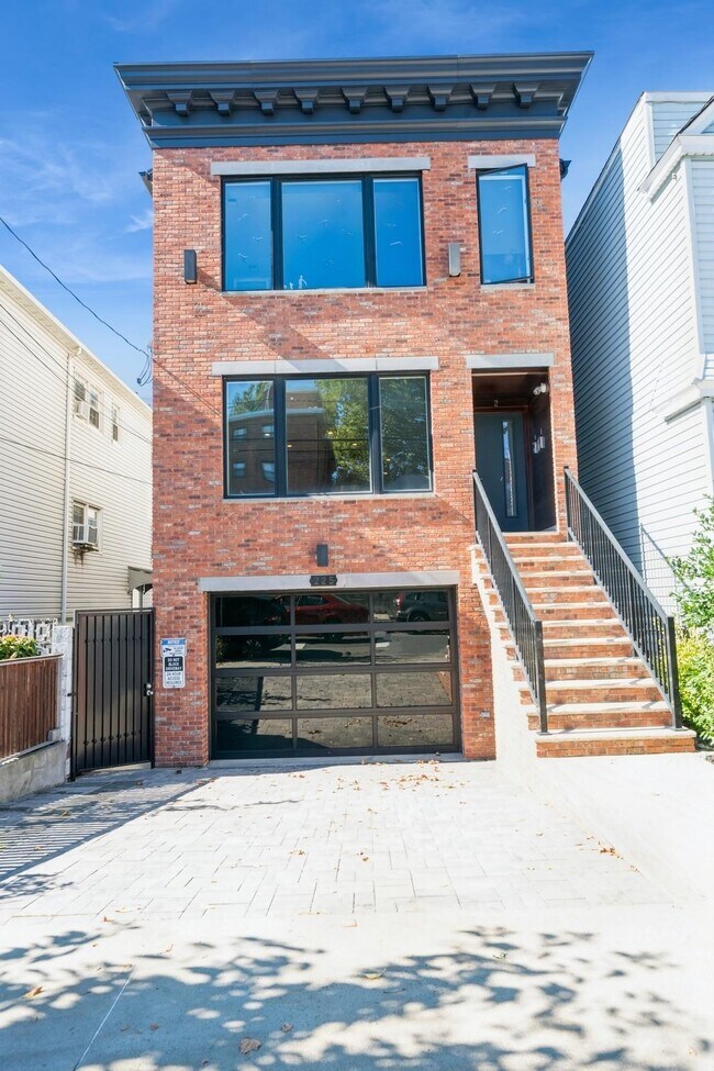 Building Photo - 225 Columbia Ave