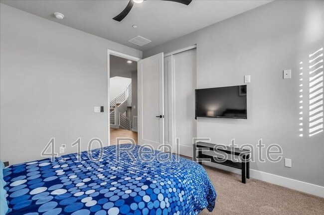 Building Photo - 1111 E Missouri Ave