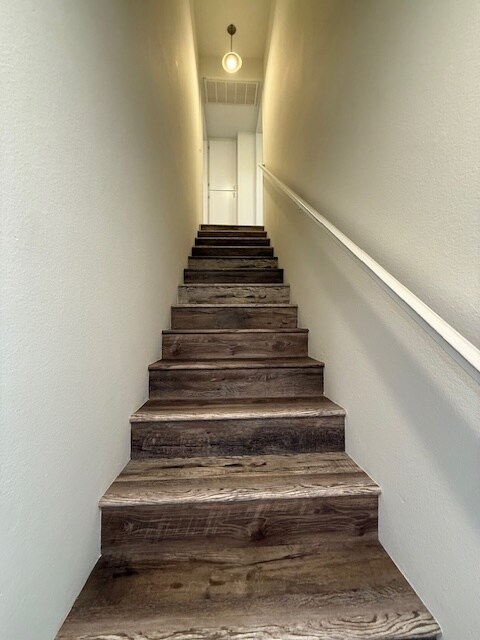 Building Photo - 4322 Matilija Ave
