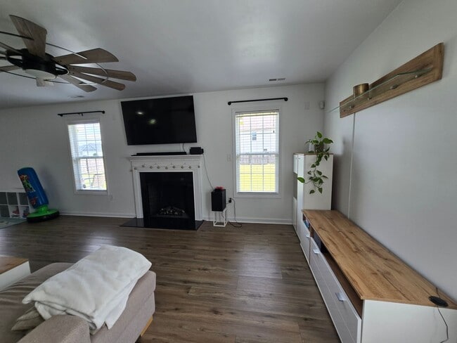 Building Photo - 699 Cape Fear Rd