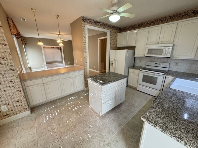 Building Photo - 55+ Community in Heart of Cary