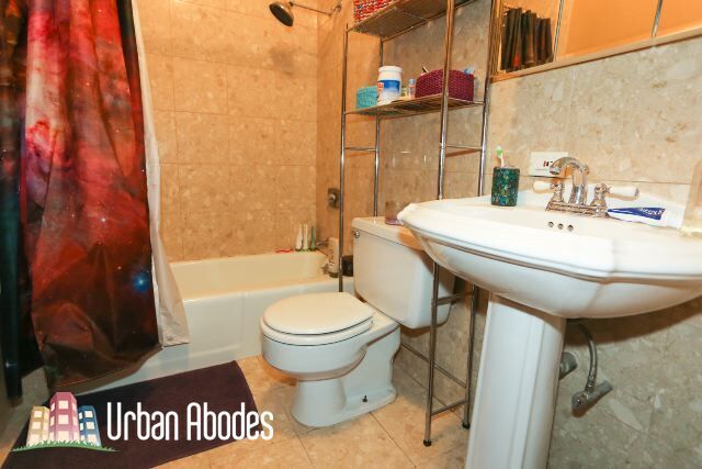 Building Photo - 2800 N Pine Grove Ave