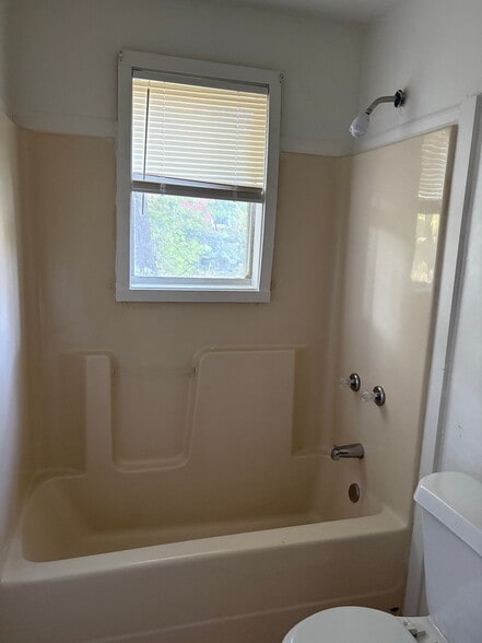 Building Photo - 1540 Standridge St
