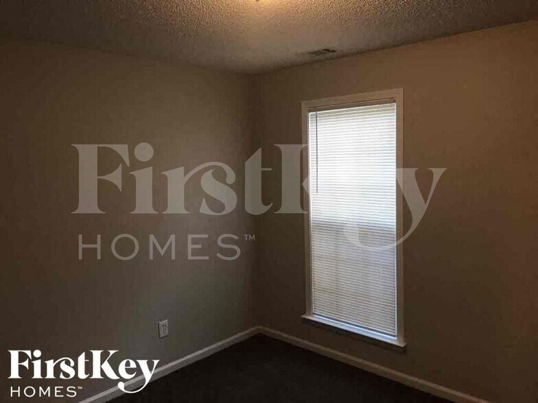 Building Photo - 8000 Burly Wood Way