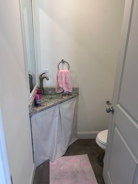 Building Photo - 200 Taylor Cottage Cv