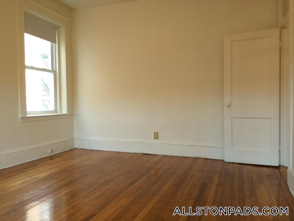 Building Photo - 1334 Commonwealth Ave