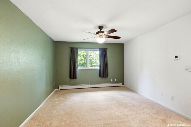 Building Photo - Cozy Eagle River Home with Backyard Trails!