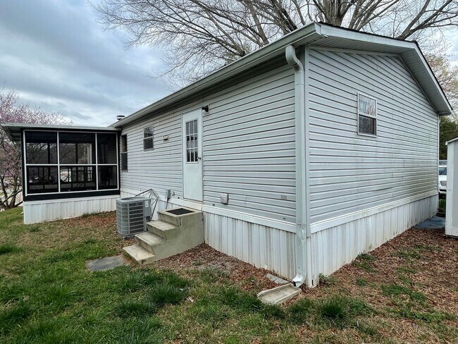 Building Photo - 3602 Wellington Ln