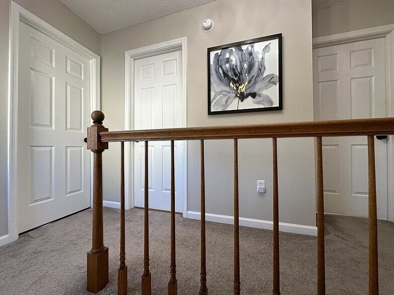 Building Photo - 2013 Mosley St