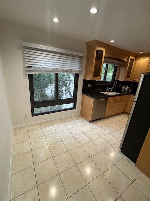 Building Photo - 4000 W Victory Blvd