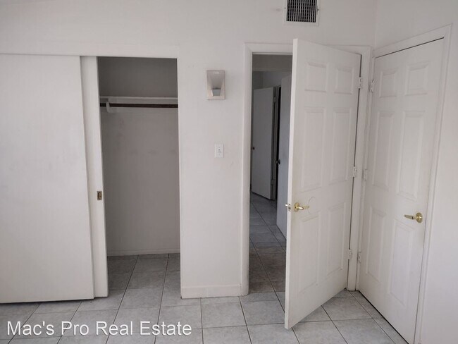 Building Photo - 3 br, 2 bath House - 6928 E. Timrod Street