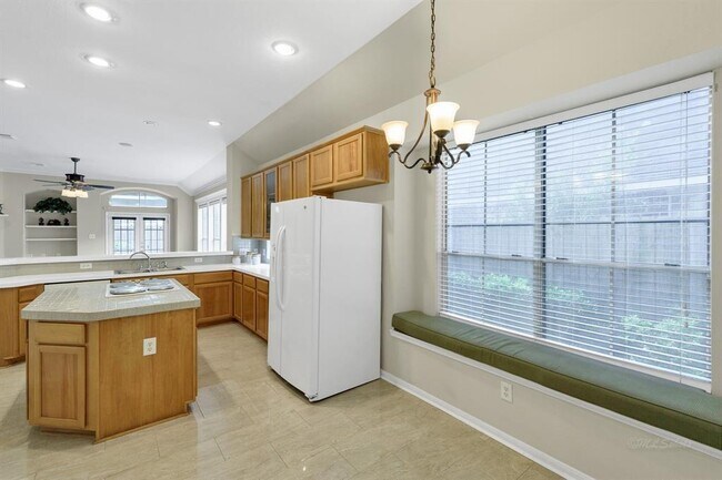 Building Photo - 7211 Bethany Bay Dr