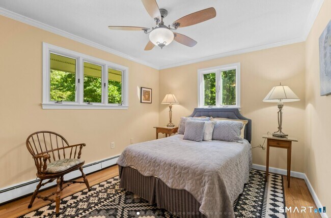 Building Photo - 92 Kenmore Rd