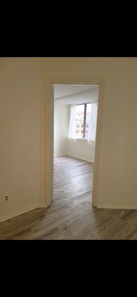 Building Photo - 501 Slaters Ln