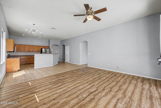 Building Photo - 7233 W Paradise Ln