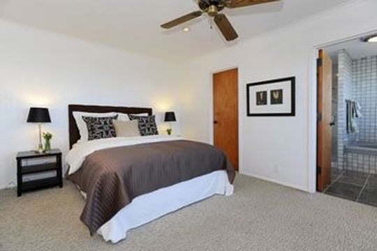 Building Photo - 5944 Ascot Dr