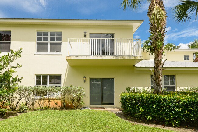Building Photo - 3929 Sabal Way