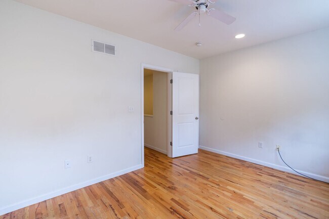 Building Photo - 330 N Preston St