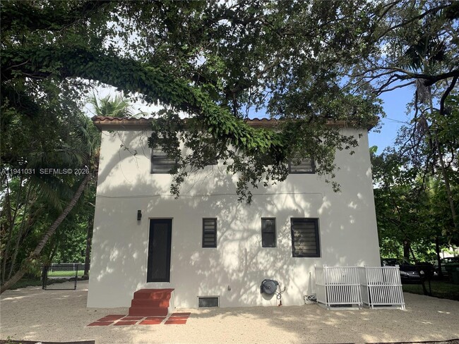 Building Photo - 3202 Elizabeth St