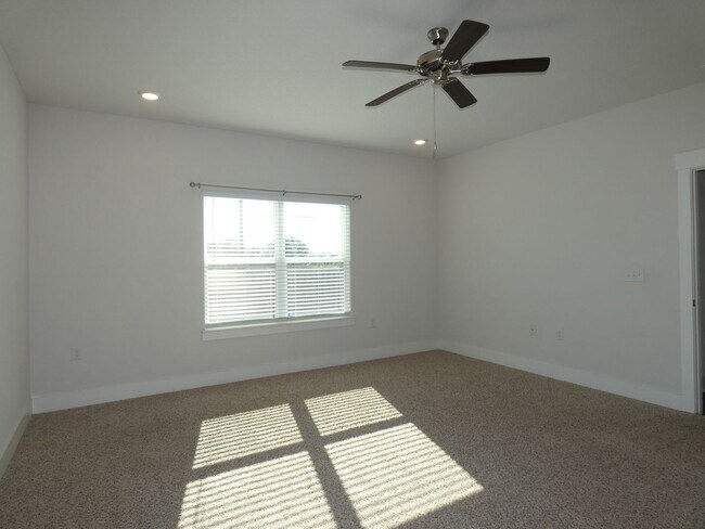 Building Photo - 4-Bedroom Craftsman-Style Home