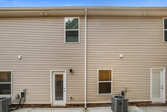 Building Photo - 3385 Polly Dr