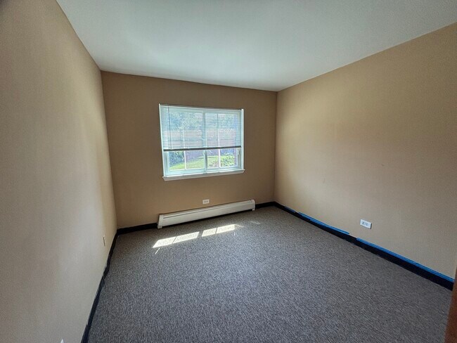 Building Photo - 701 Spruce Ct
