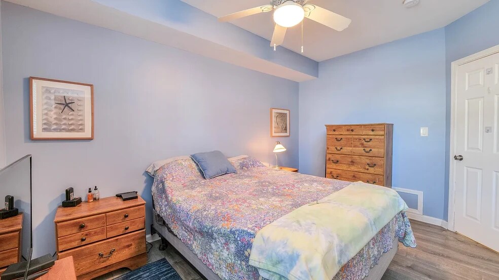 Building Photo - 5800 Boardwalk