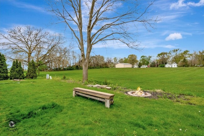 Building Photo - 18 Laurel Ln