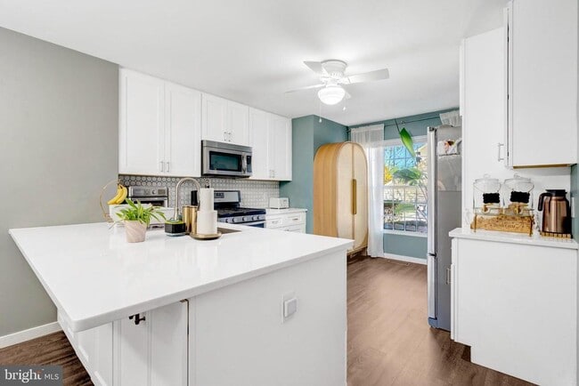 Building Photo - 5617 Gosling Dr