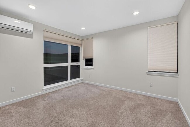 Building Photo - ULTRA-MODERN Townhome w/AC and Views in the Heart of Eastlake!