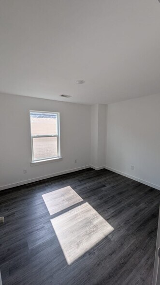 Building Photo - 2310 Wavell St