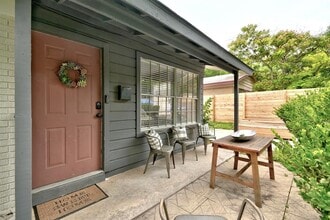 Building Photo - 4618 Englewood Dr