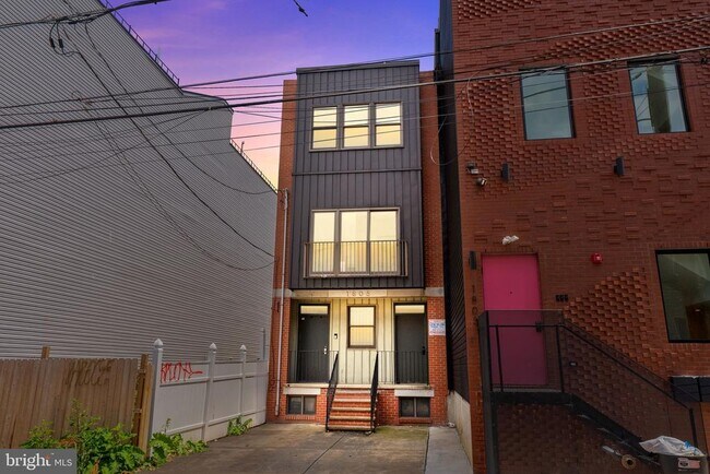 Primary Photo - 1805 N 18th St