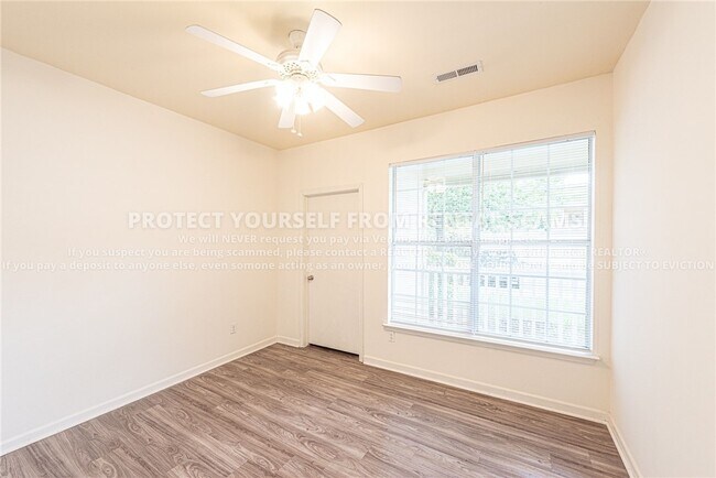 Building Photo - 4261 NE Meadow Creek Cir