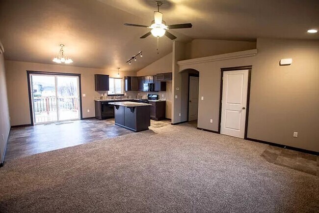 Building Photo - Charming 3-Bedroom Home in Post Falls