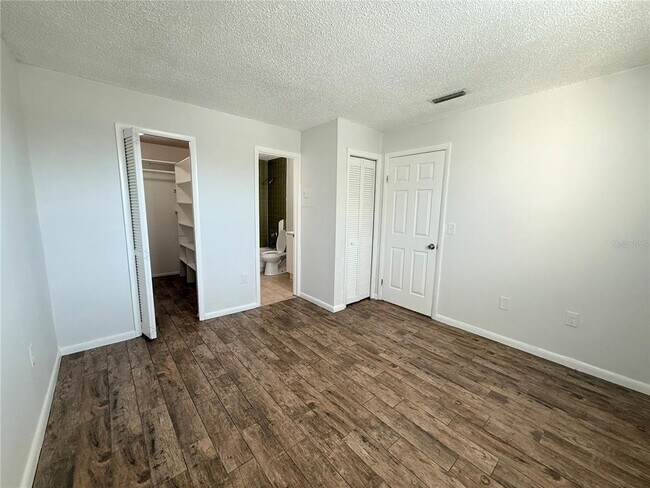 Building Photo - 9013 Westchester Cir