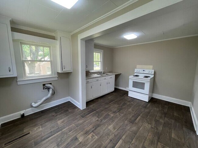 Building Photo - Beautiful 1 bedroom 1 bath duplex in Kannapolis
